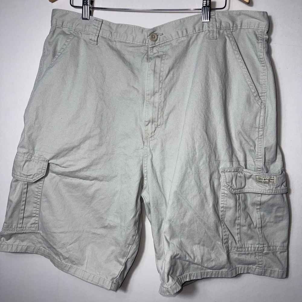 Wrangler Shorts Mens Size 40 Beige Cargo Workwear Grunge Outdoors Casual Cotton